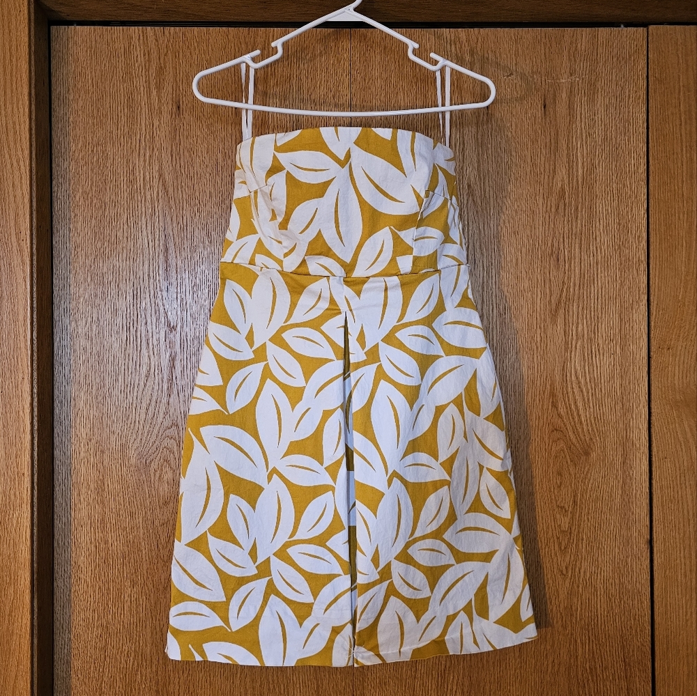 New York & Company strapless dress, gold & white pattern, size 8